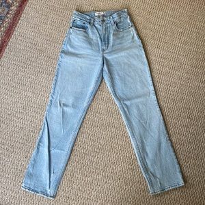 Abercrombie & Fitch The ‘90s Straight Ultra High Rise (Curve Love) Jean